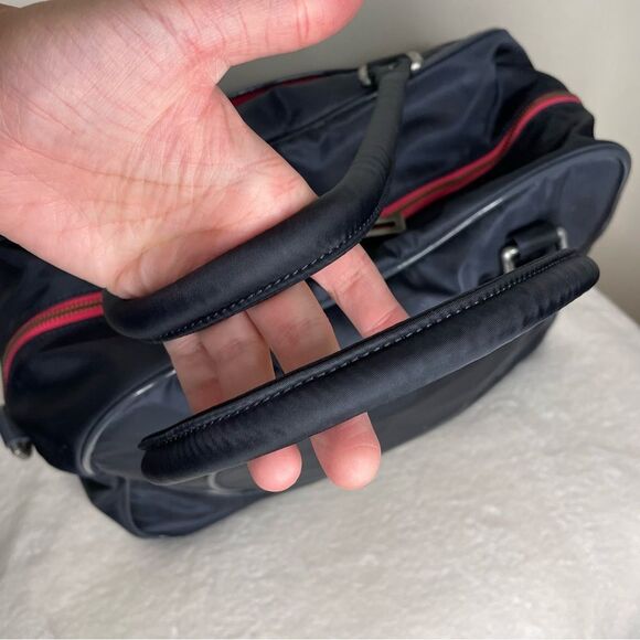 Lululemon Duffle Bag Nylon Gym Weekend Overnight Bag Blue Gray - Picture 12 of 16